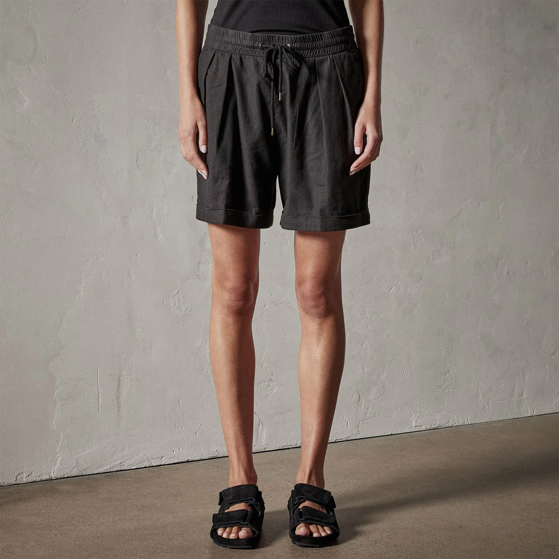 Canyon Linen Blend Short - Black