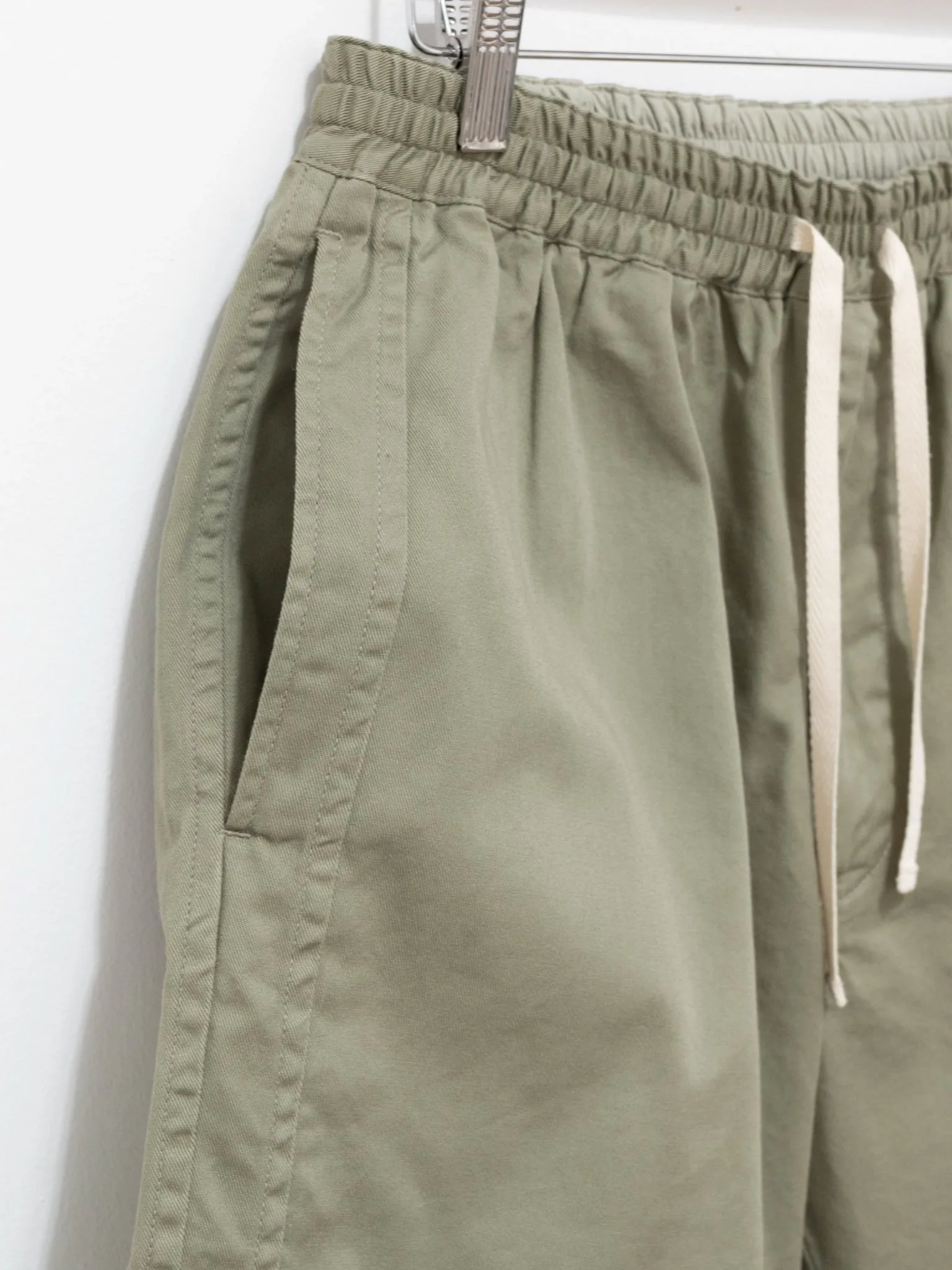 Line Easy Shorts - Light Olive